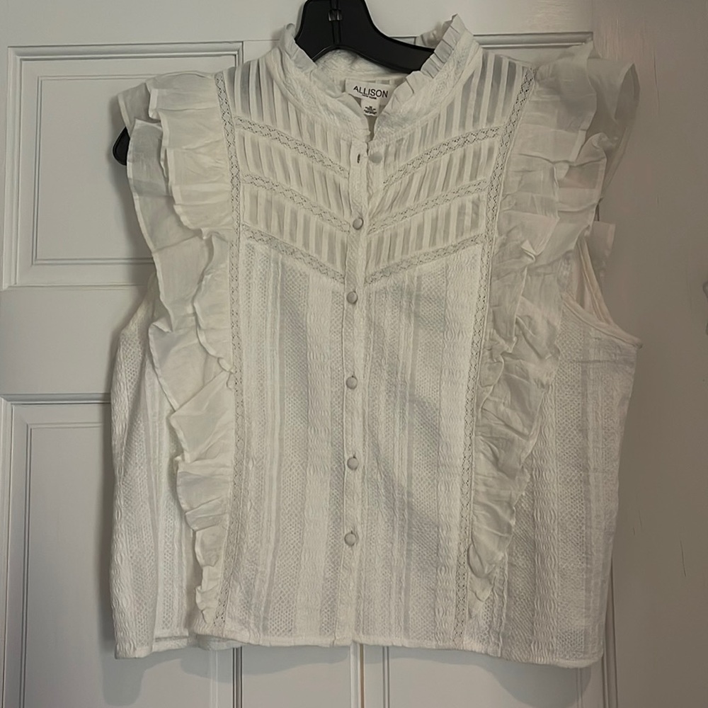 Puff sleeve shirt with buttons